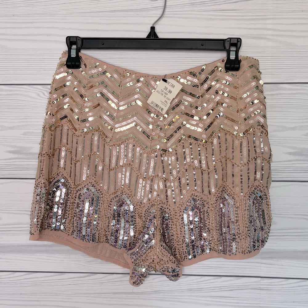 NWT. Akira sequin high rise shorts